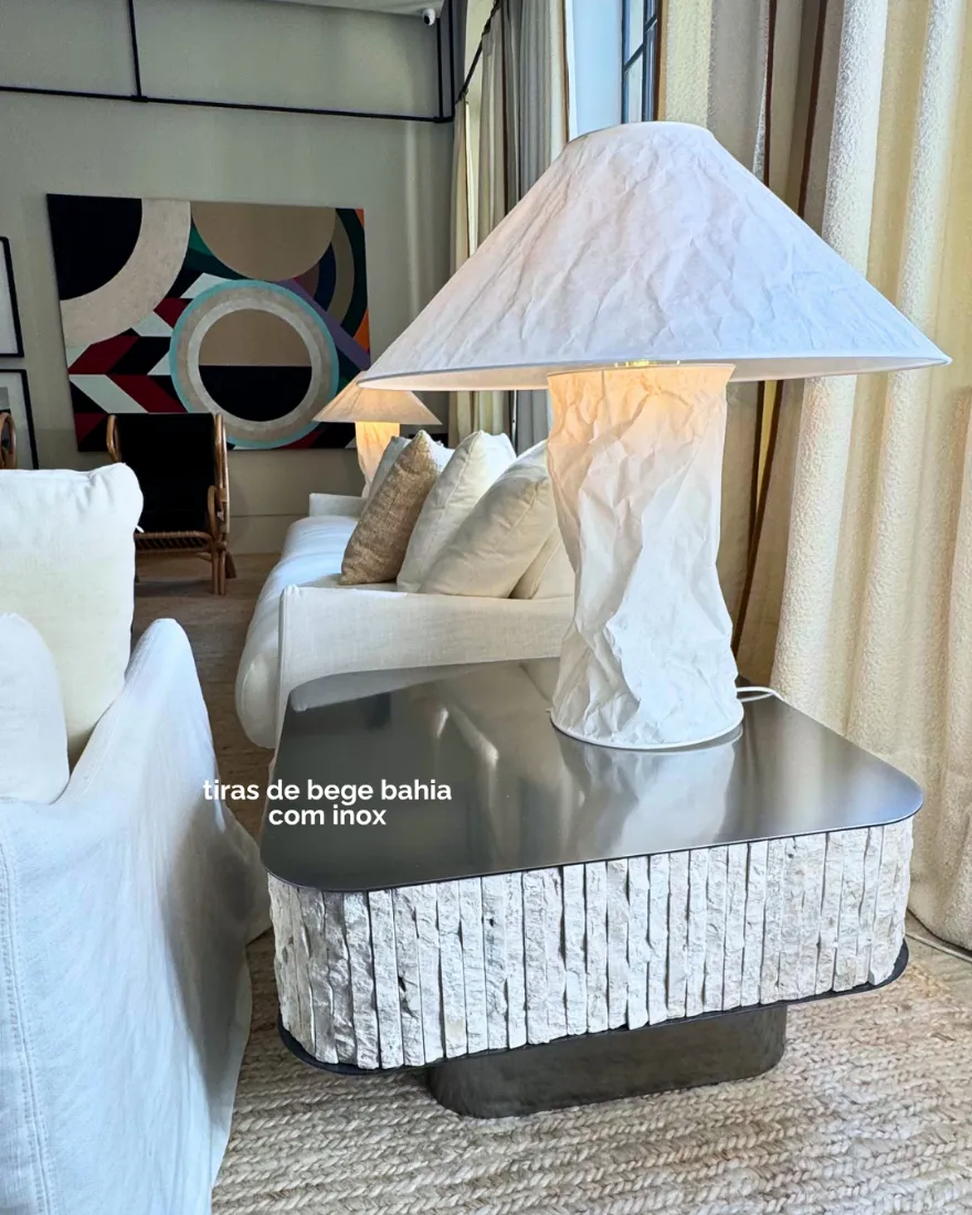 Aparador com tiras de mármore Bege Bahia e inox